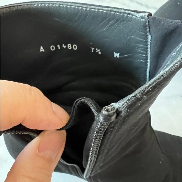 Stuart Weitzman - Picture 7 of 7